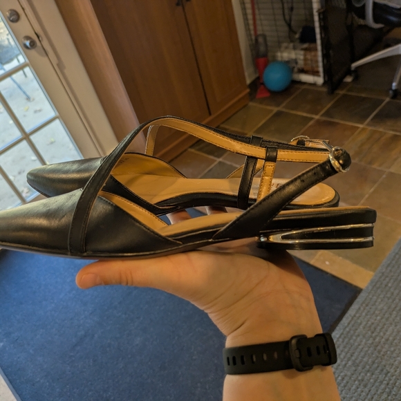 Naturalizer 8.5 wide slingback flats black leather like new - Picture 5 of 6